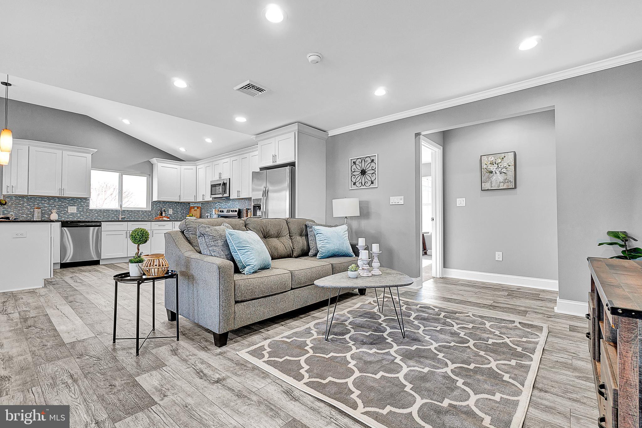 8 Old Pond Road Levittown, PA 19057 - Photo 3 of 39