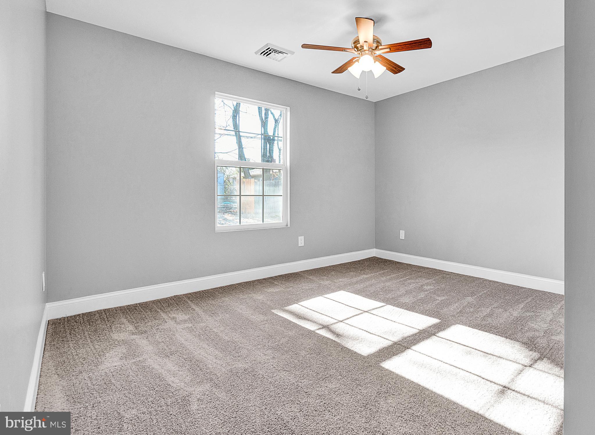 8 Old Pond Road Levittown, PA 19057 - Photo 28 of 39