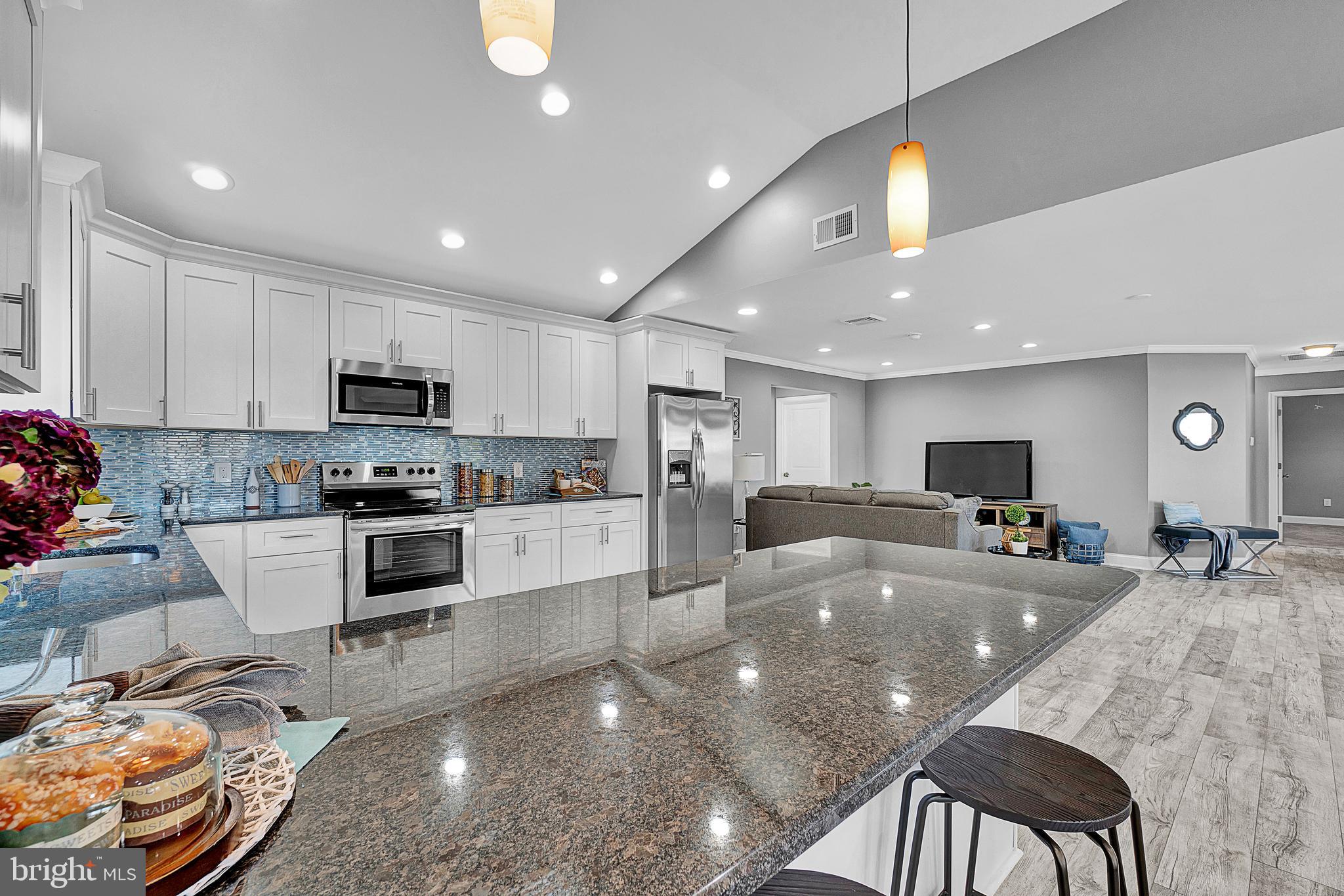 8 Old Pond Road Levittown, PA 19057 - Photo 9 of 39