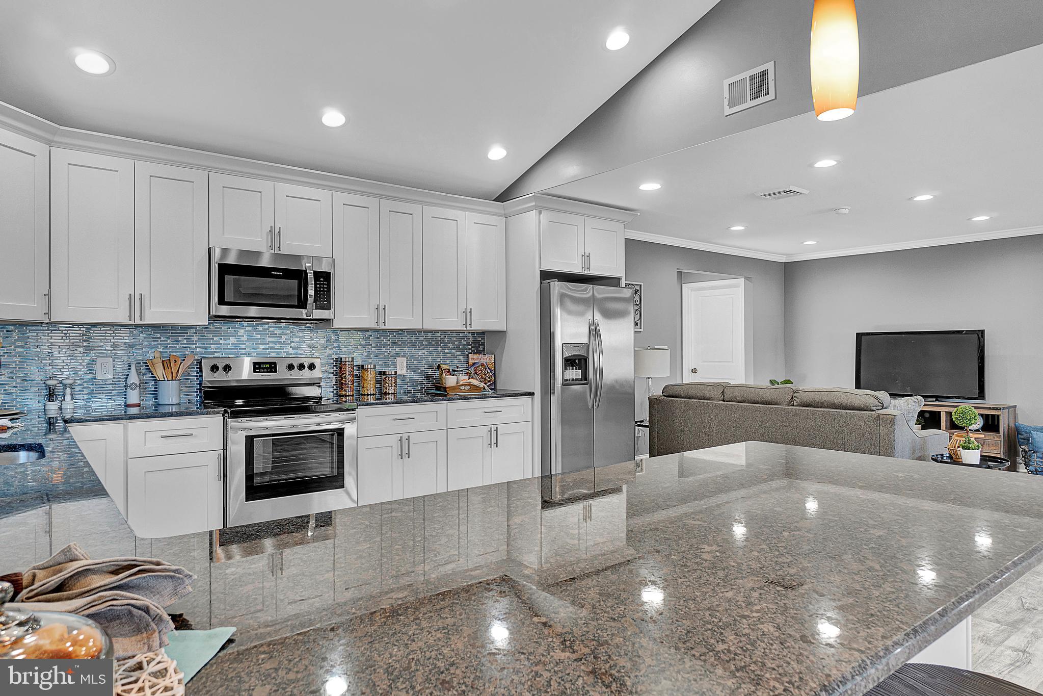 8 Old Pond Road Levittown, PA 19057 - Photo 10 of 39