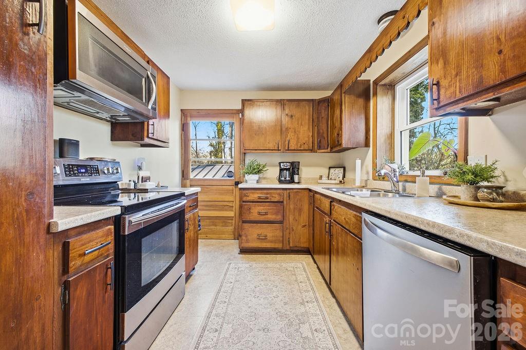 34 Greenbriar Road Black Mountain, NC 28711 - Photo 14 of 35