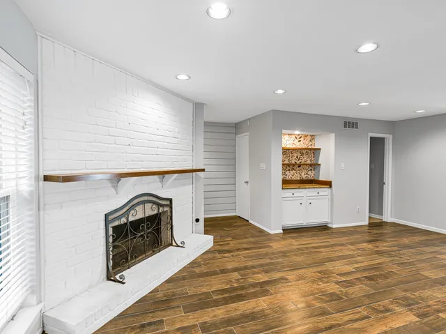 $2,490 | 2568 Bering Drive, Houston, TX 77057