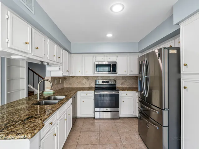 $2,490 | 2568 Bering Drive, Houston, TX 77057