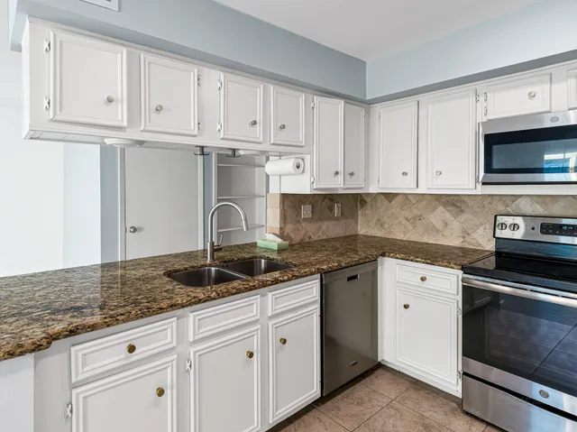 $2,490 | 2568 Bering Drive, Houston, TX 77057