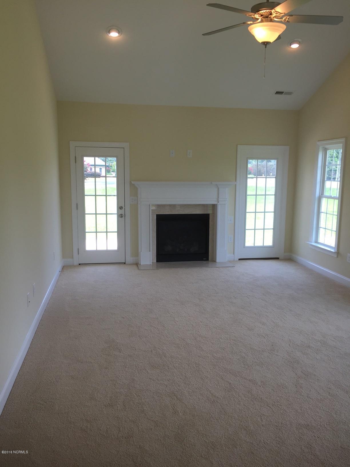 4619 Rochester Court Northwest, Unit B Wilson, NC 27896 - Photo 2 of 13 IMG_2143