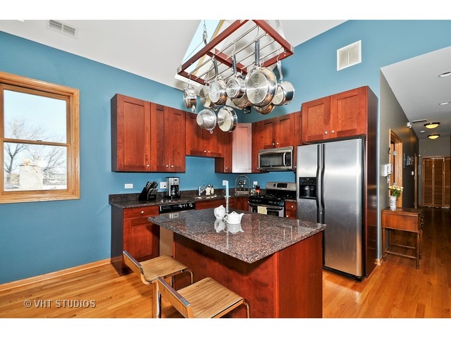 119 North Mozart Street, Unit 3 Chicago, IL 60612 - Photo 4 of 10