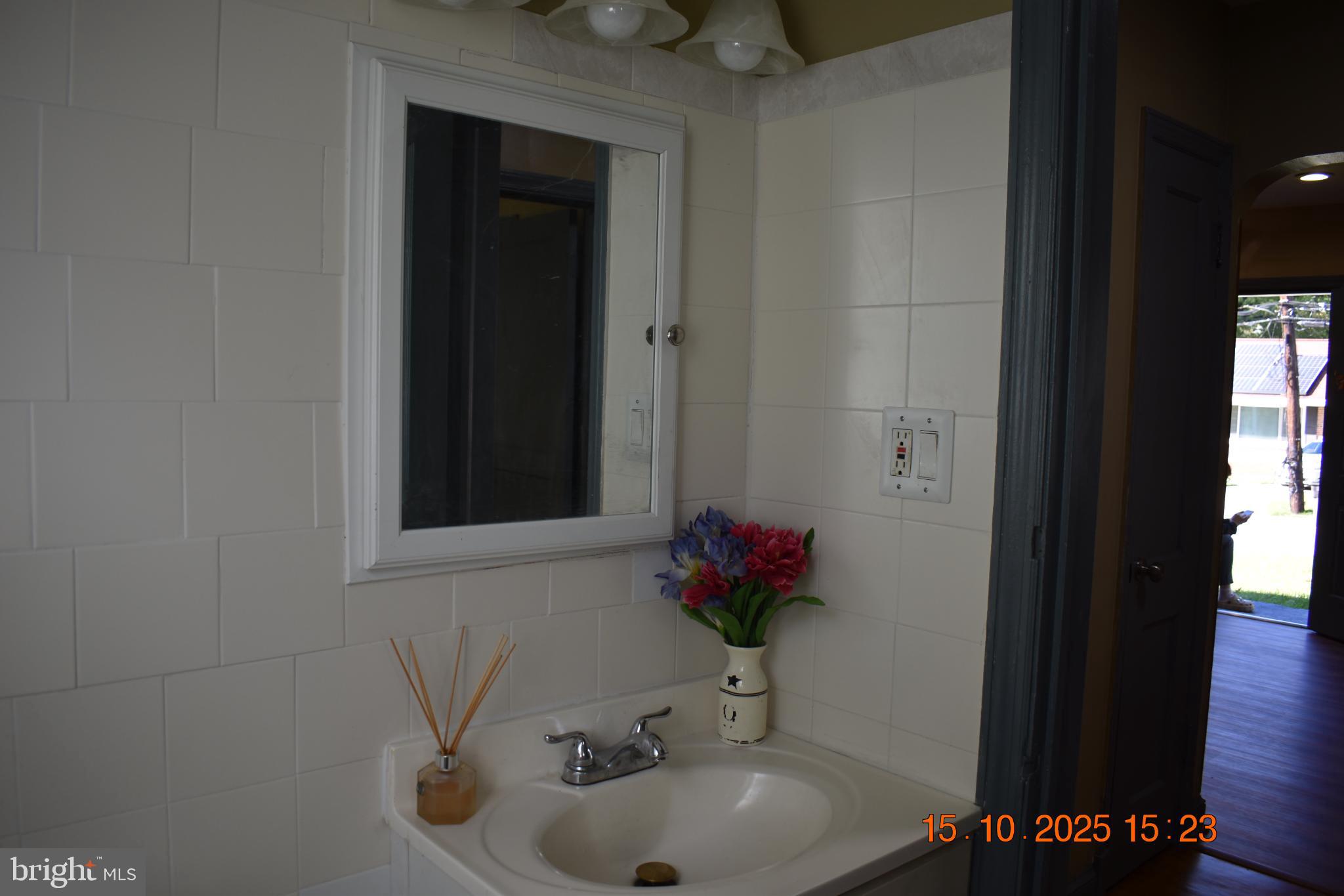 3425 Rutgers Street Hyattsville, MD 20783 - Photo 6 of 10 Bright and inviting bathroom oasis.