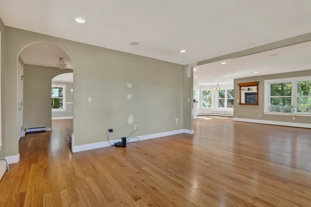 $999,500 | 96 Crestview Drive, South Portland, ME 04106