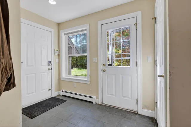 $999,500 | 96 Crestview Drive, South Portland, ME 04106