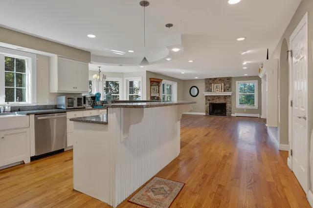 $999,500 | 96 Crestview Drive, South Portland, ME 04106