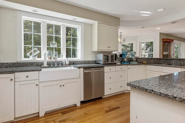 $999,500 | 96 Crestview Drive, South Portland, ME 04106