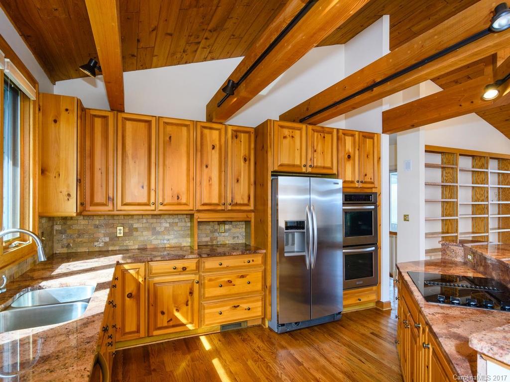 2000 Azalea Ridge Road Hendersonville, NC 28739 - Photo 4 of 24 Gallery Image 4