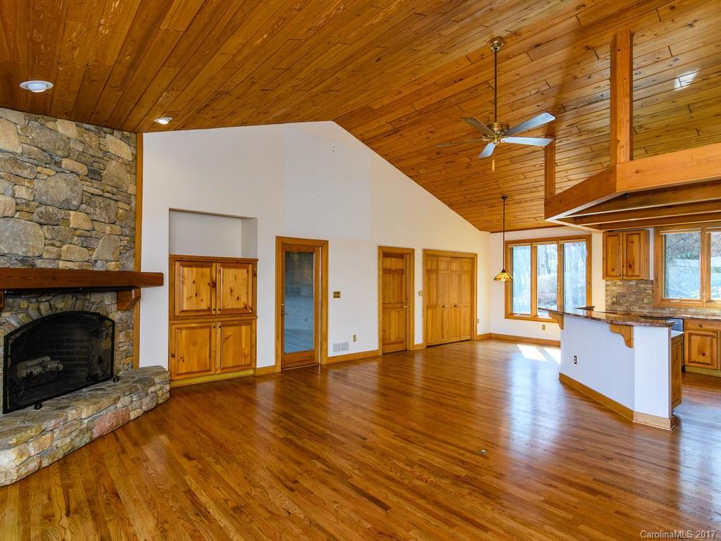 2000 Azalea Ridge Road Hendersonville, NC 28739 - Photo 8 of 24 Gallery Image 8