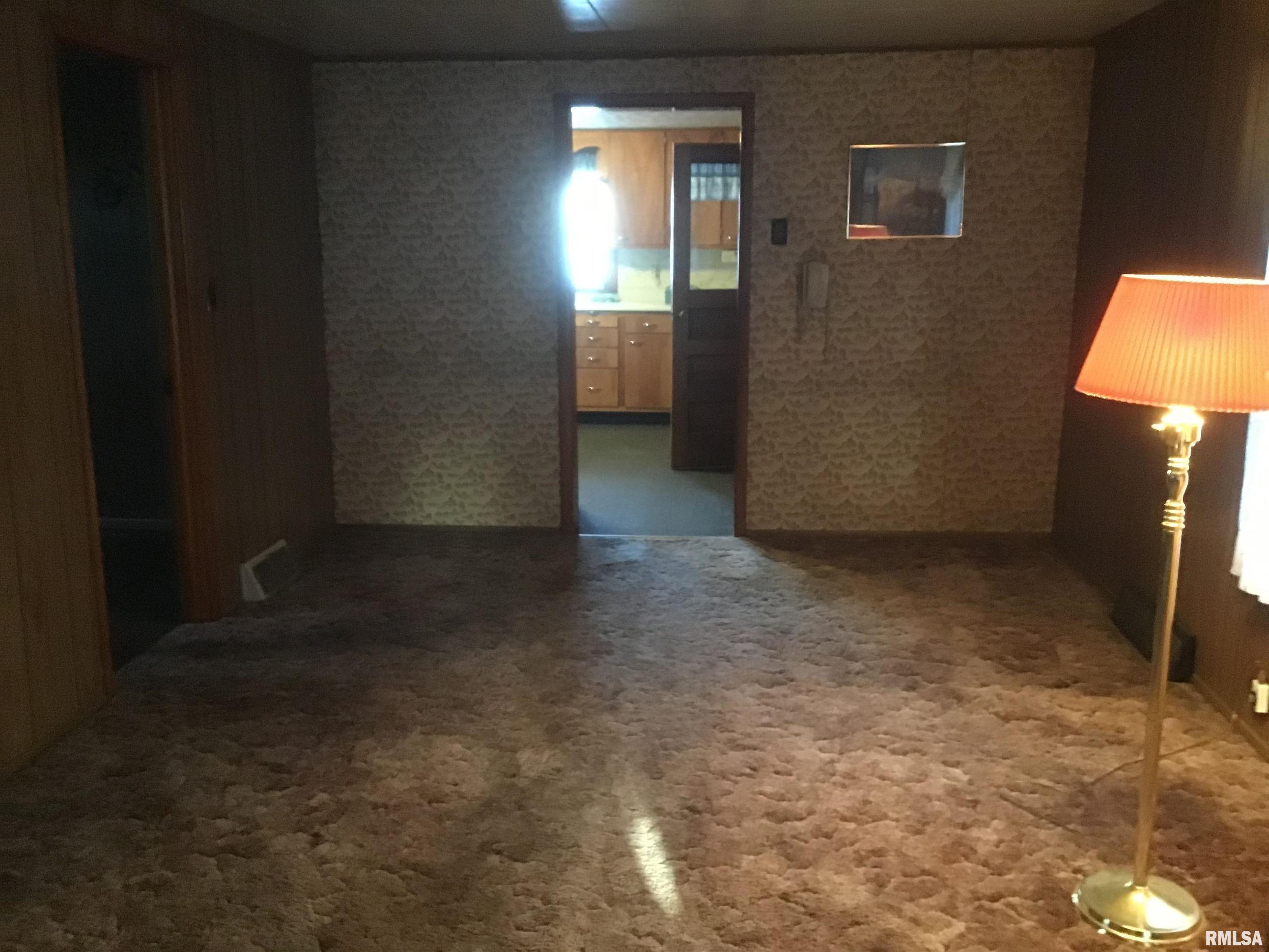 2367 Chancy Street Clinton, IA 52732 - Photo 4 of 10