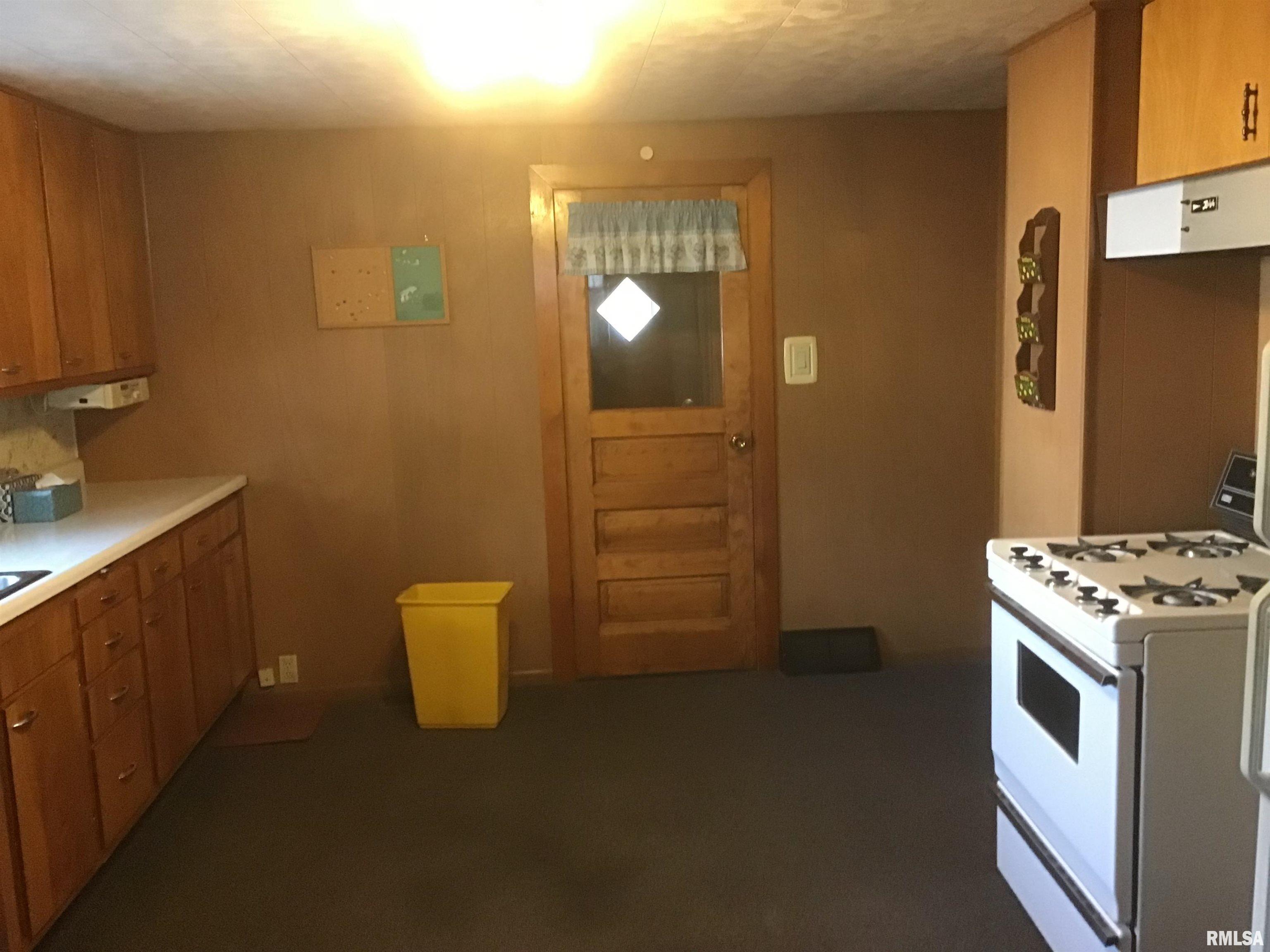 2367 Chancy Street Clinton, IA 52732 - Photo 8 of 10