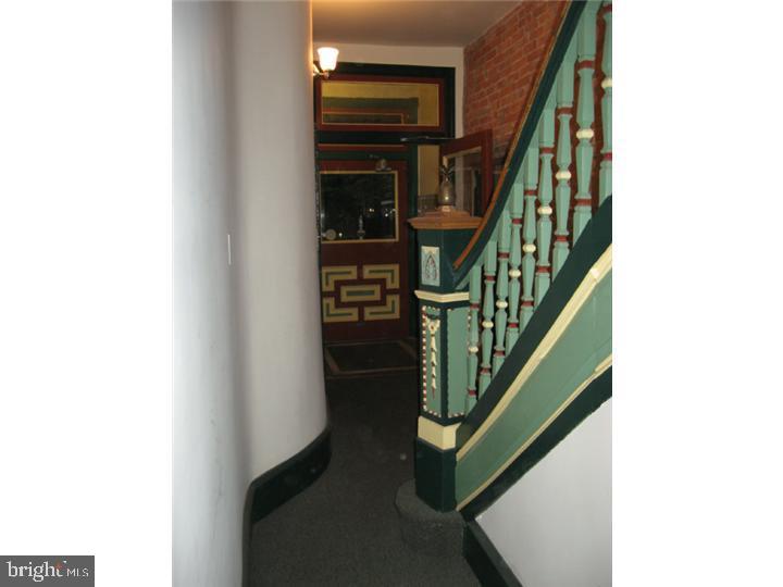 600 South 48th Street, Unit 1F Philadelphia, PA 19143 - Photo 4 of 49 Foyer