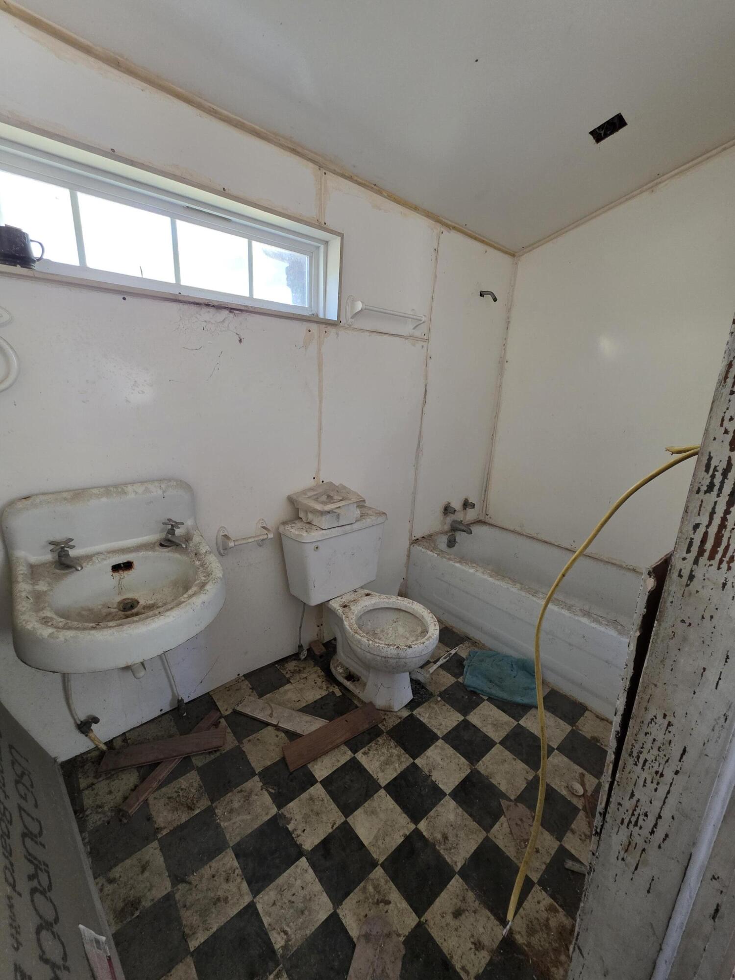 668 Maple Street Orangeburg, SC 29115 - Photo 13 of 18 20251031_132352