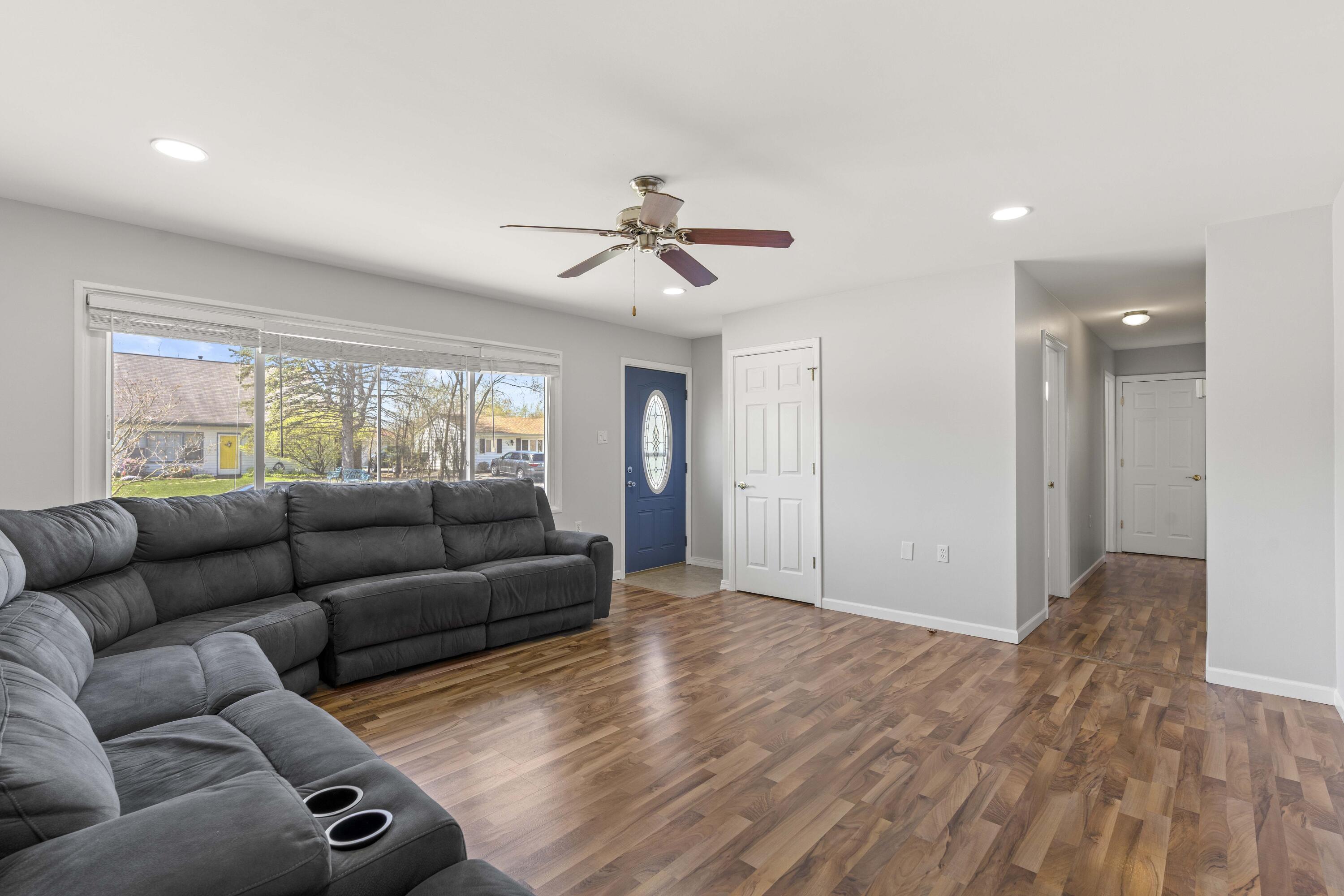 765 Baltimore Road Valparaiso, IN 46385 - Photo 3 of 21 3000x2000