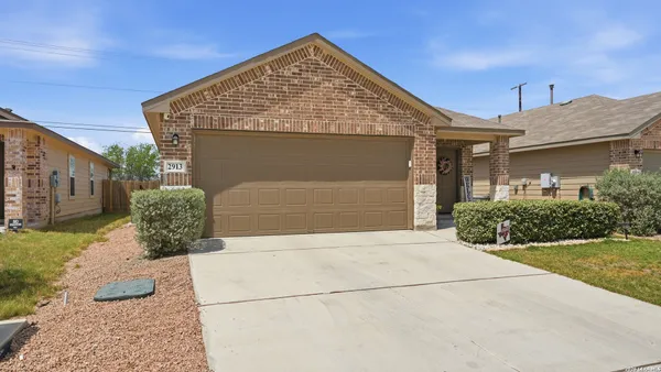 $1,800 | 2913 Brogan Creek, New Braunfels, TX 78130