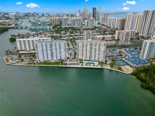 $3,500 | 300 Bayview Drive, Unit 1910, Sunny Isles Beach, FL 33160