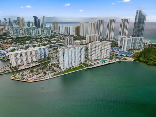 $3,500 | 300 Bayview Drive, Unit 1910, Sunny Isles Beach, FL 33160