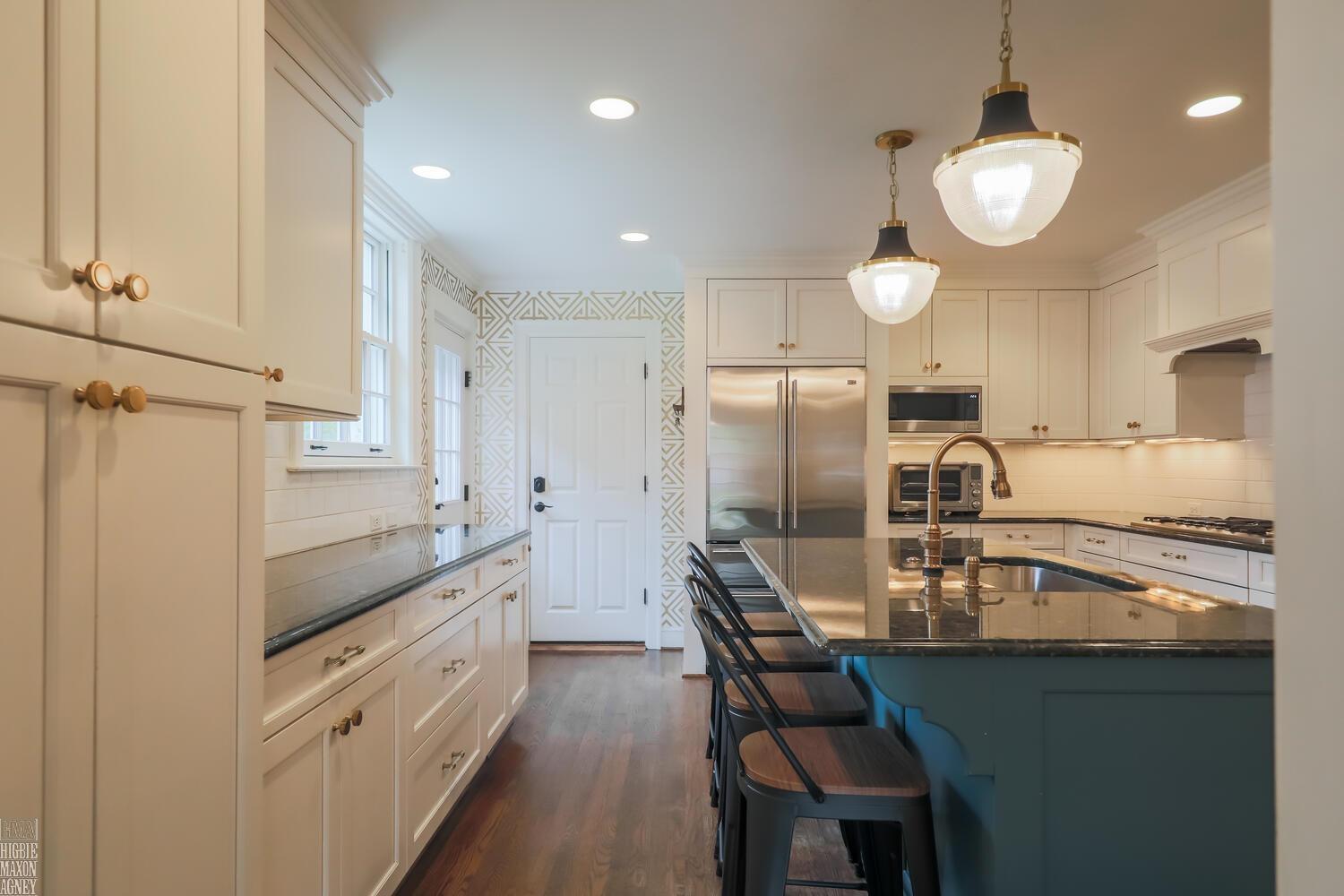 92 Moran Road Grosse Pointe, MI 48236 - Photo 15 of 54 50172882-1d1c51d5-3b9c-409b-b3e6-ce538a94c465.JPG