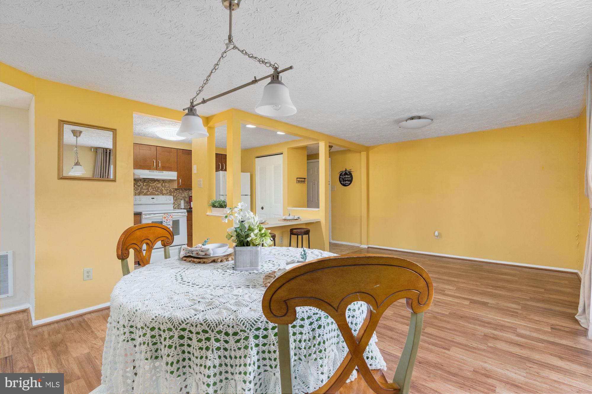 4420 Groombridge Way, Unit 4420E Alexandria, VA 22309 - Photo 13 of 39 Dining space or extending living room