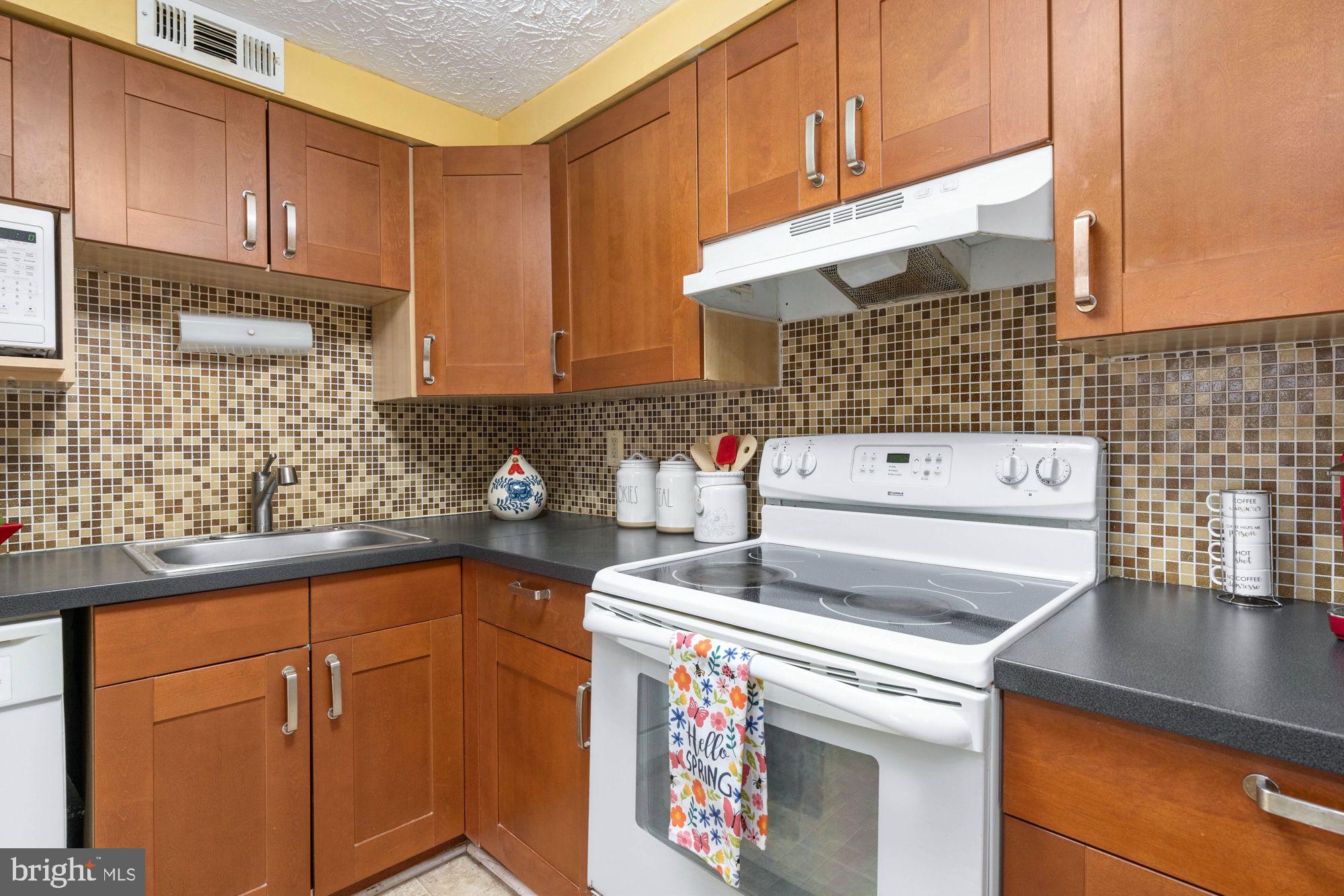 4420 Groombridge Way, Unit 4420E Alexandria, VA 22309 - Photo 15 of 39