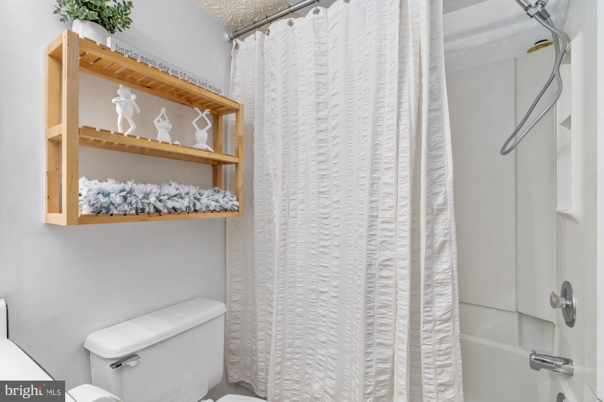 4420 Groombridge Way, Unit 4420E Alexandria, VA 22309 - Photo 30 of 39 Full bath with new shower head