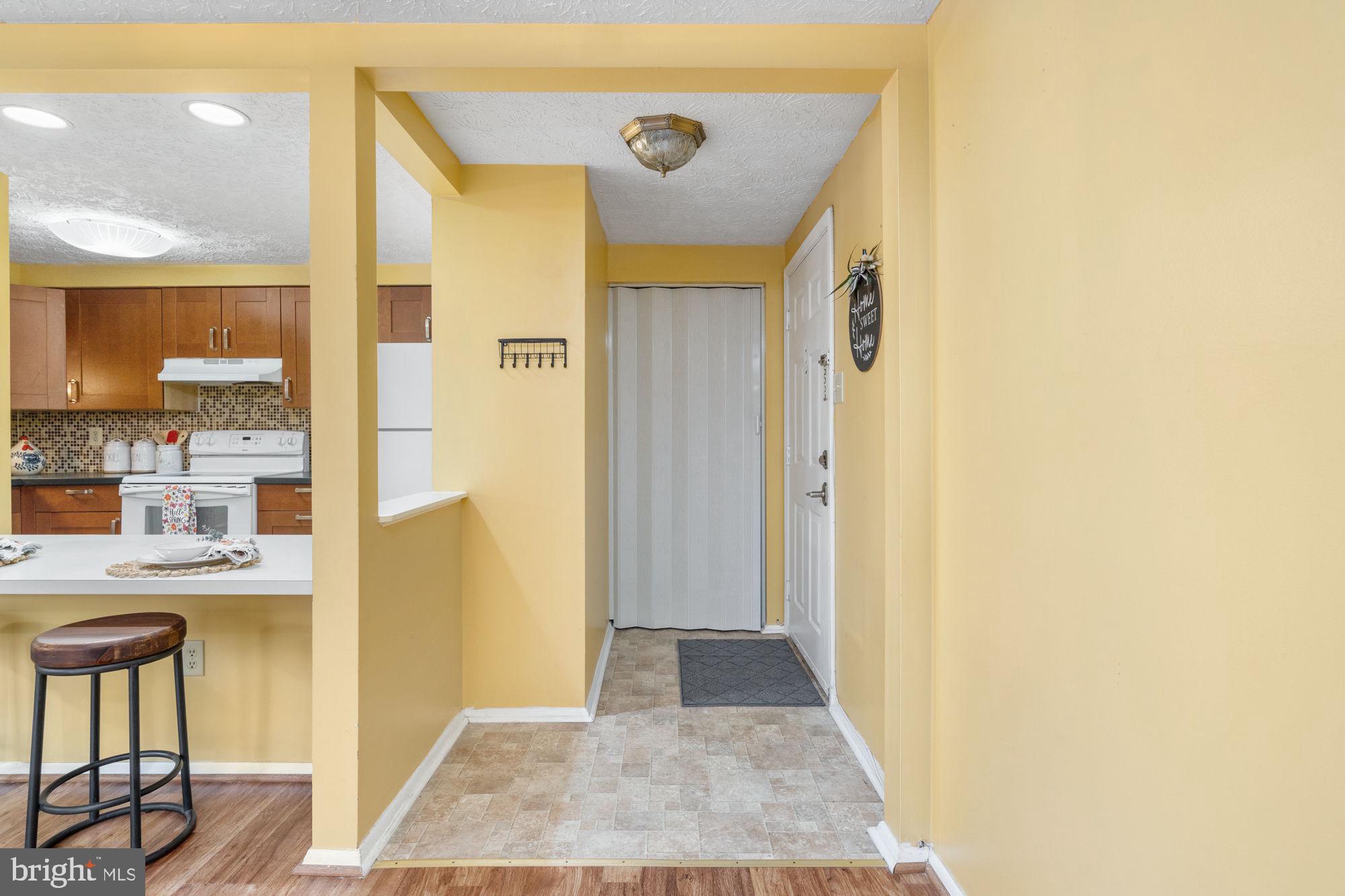 4420 Groombridge Way, Unit 4420E Alexandria, VA 22309 - Photo 5 of 39 Main entrance with closet
