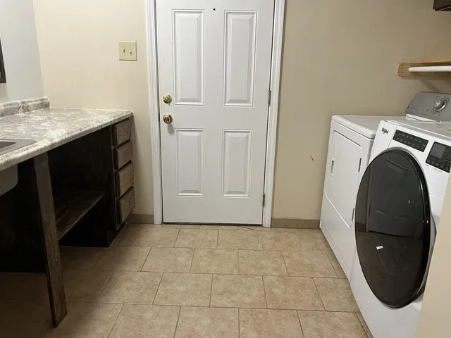 a view of a flower in a lot of flowers