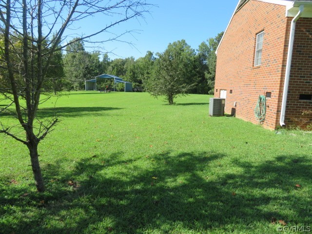 18503 Harrisons Rd - Left Yard