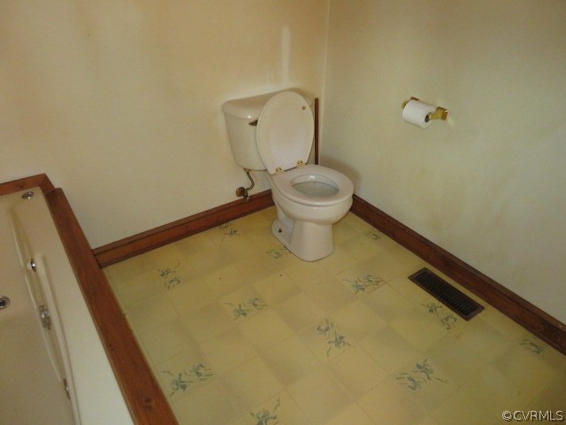 18503 Harrisons Road Amelia Court House, VA 23002 - Photo 32 of 50 18503 Harrisons Rd - Primary Bath D