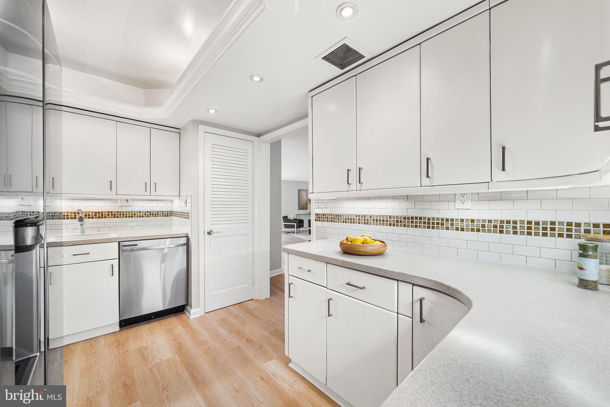 1101 South Arlington Ridge Road, Unit 212 Arlington, VA 22202 - Photo 28 of 93 Samsung quiet stainless steel dishwasher (2026)