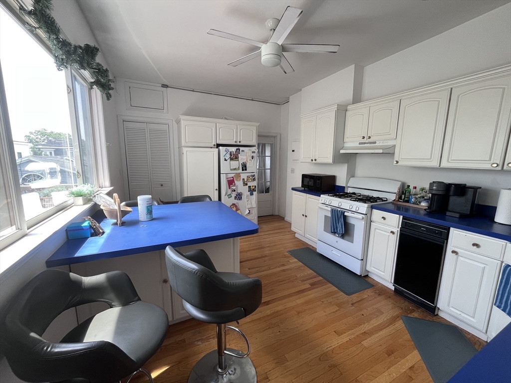 11 Gates Street, Unit 2 Boston, MA 02127 - Photo 10 of 30