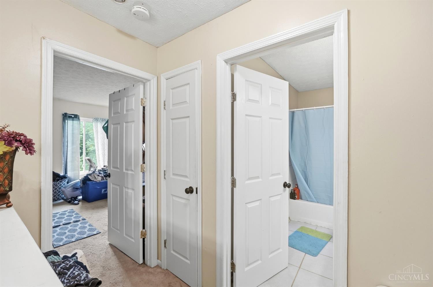 3433 Reading Road Cincinnati, OH 45229 - Photo 23 of 54