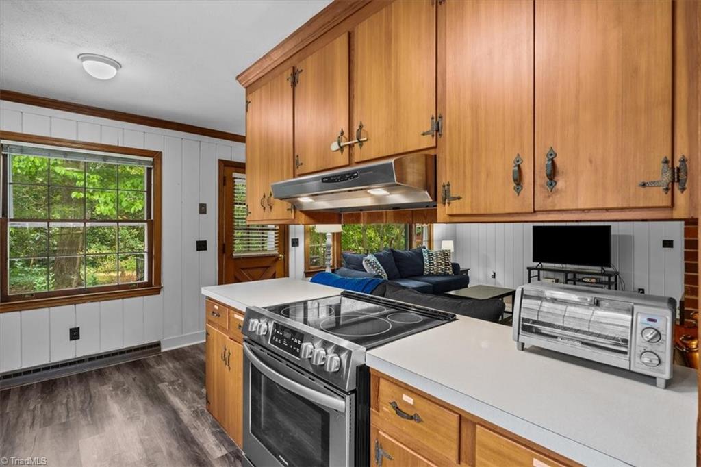 1210 Pembroke Road Greensboro, NC 27408 - Photo 13 of 37