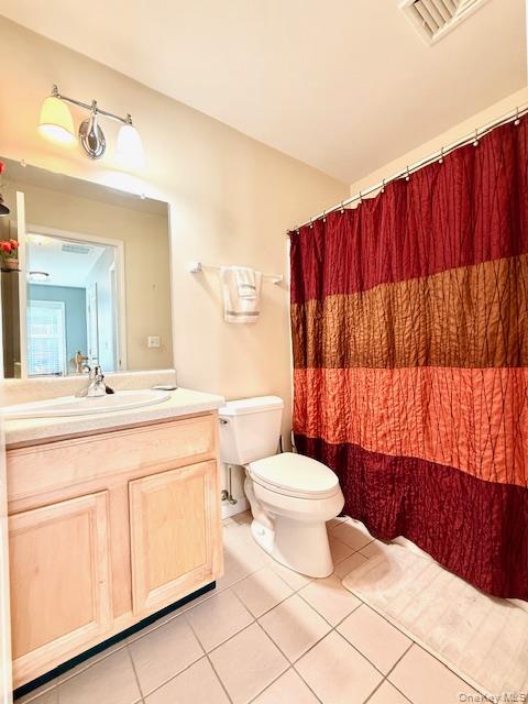 4 Broad Street Newburgh, NY 12550 - Photo 15 of 17 Upper Hallway Bathroom 3