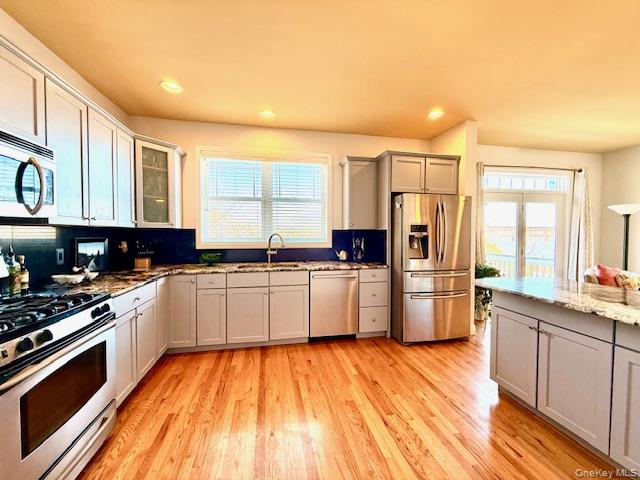 4 Broad Street Newburgh, NY 12550 - Photo 5 of 17 Large Kitchen with Waterviews & Stainless Appliances