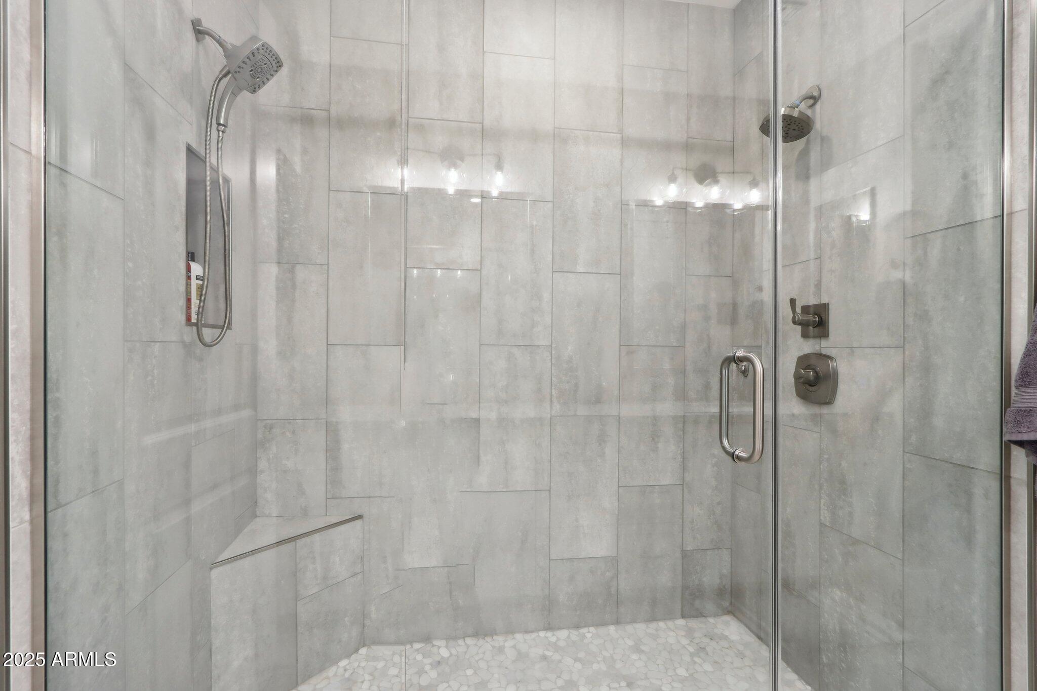 5250 East Deer Valley Drive, Unit 247 Phoenix, AZ 85054 - Photo 19 of 56 Primary Bathroom