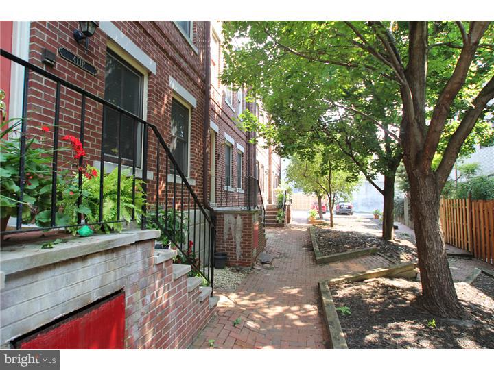 411 Brown Street, Unit R Philadelphia, PA 19123 - Photo 2 of 17