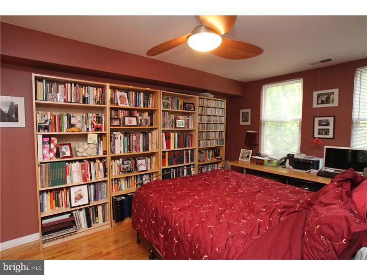 411 Brown Street, Unit R Philadelphia, PA 19123 - Photo 11 of 17