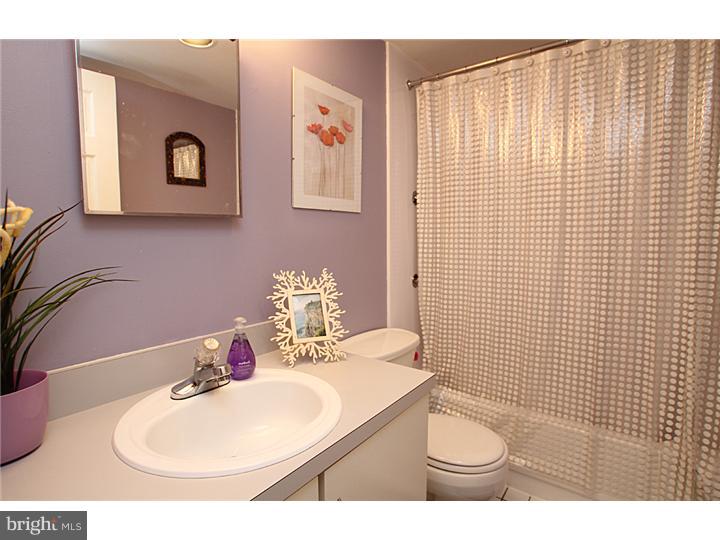 411 Brown Street, Unit R Philadelphia, PA 19123 - Photo 12 of 17