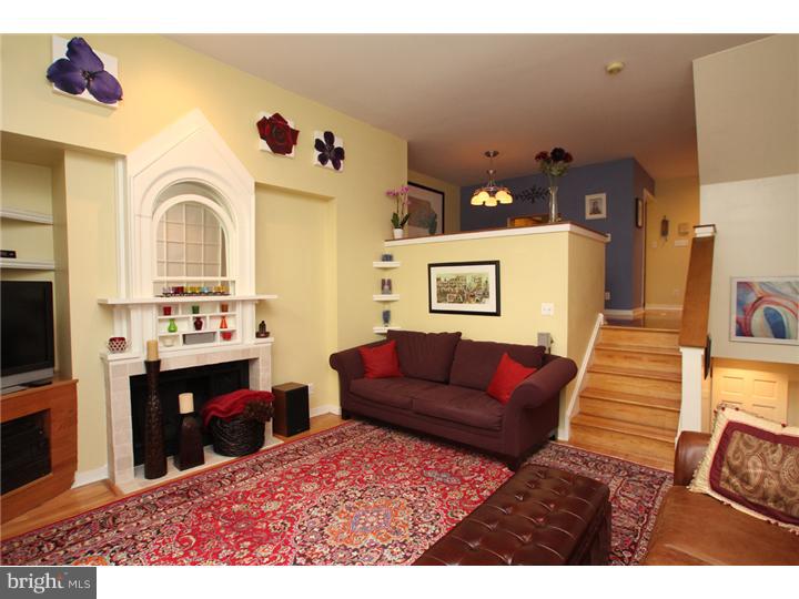 411 Brown Street, Unit R Philadelphia, PA 19123 - Photo 4 of 17