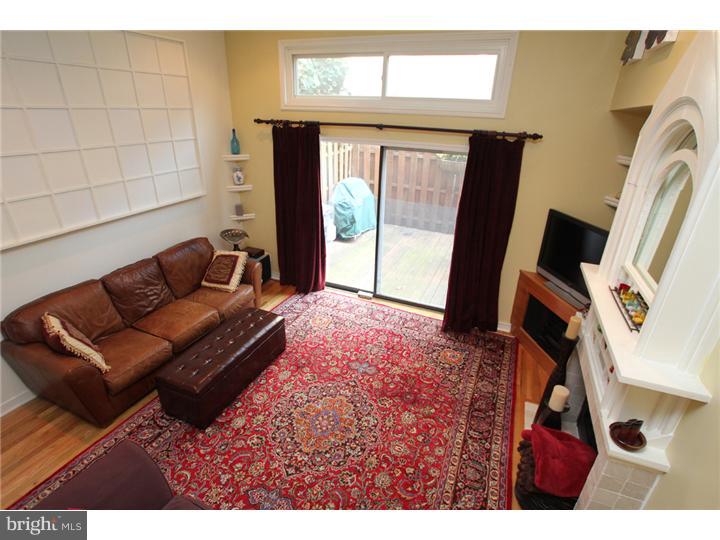 411 Brown Street, Unit R Philadelphia, PA 19123 - Photo 6 of 17