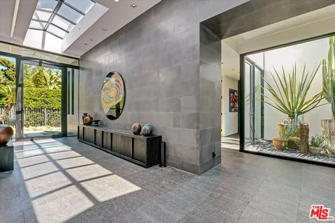 $13,495,000 | 1049 Loma Vista Drive, Beverly Hills, CA 90210