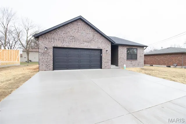 $339,900 | 6 Steele Drive, Granite City, IL 62040