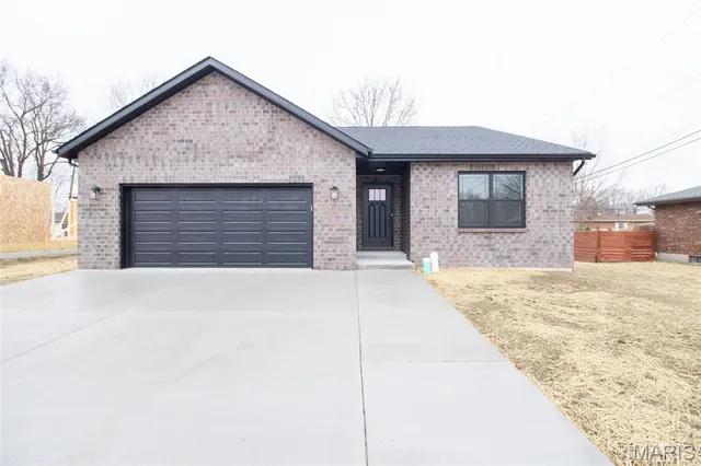 $339,900 | 6 Steele Drive, Granite City, IL 62040