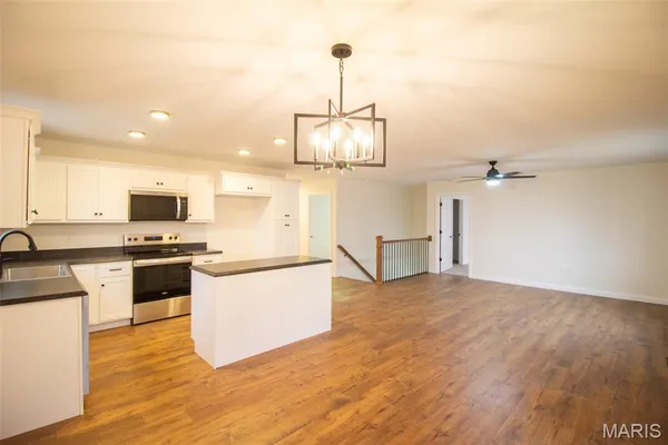 $339,900 | 6 Steele Drive, Granite City, IL 62040