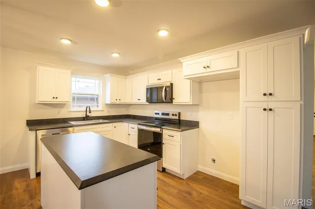 $339,900 | 6 Steele Drive, Granite City, IL 62040